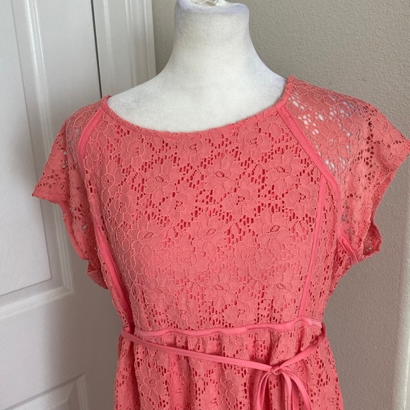 Motherhood Coral Lace Dress with Belt Sz L - Picture 3 of 5
